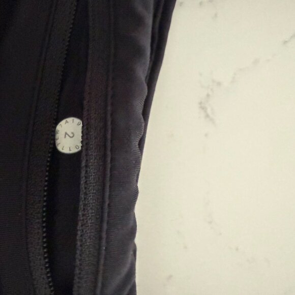 Lululemon Speed Up Low-Rise Lined Short 2.5" - Picture 4 of 12